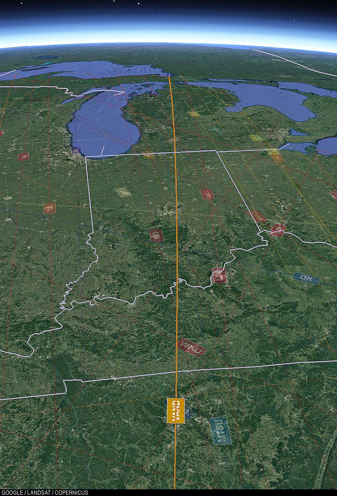 Вид сверху на поле Вандербильтского университета, которое простирается от озера Верхнего до Теннесси.