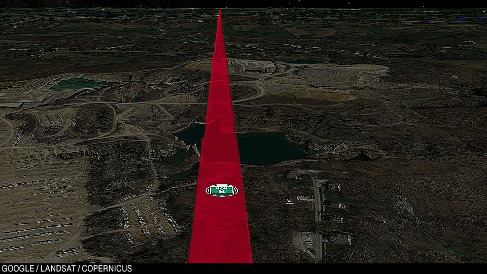 Анимация: камера движется по полю Индианы от карьера до стадиона в Блумингтоне в нескольких милях к северу.