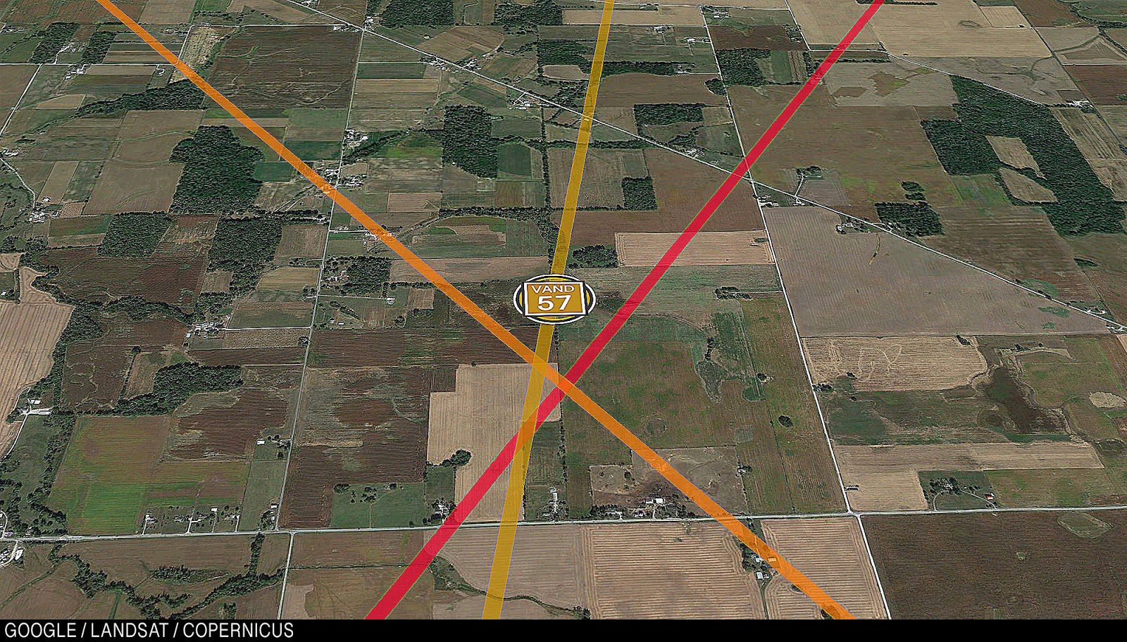 Камера наезжает на место в Индиане, где едва не пересекаются поля Миссисипского, Вандербильтского и Теннесси. 57 игроков Вандербильтского находятся на собственном поле.